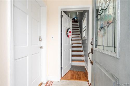 365 W Hudson St, Long Beach, NY, 11561-1819 | Card Image