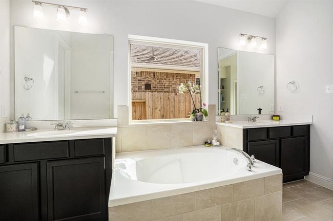 567 Rita Blanca Dr, House other with 3 bedrooms, 2 bathrooms and 2 parking in Webster TX | Image 17
