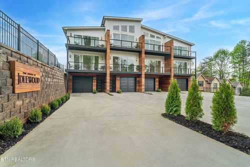 637 Idlewood Ln, Knoxville, TN, 37923-6106 | Card Image