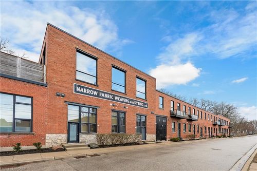 212-85 Spruce St, Cambridge, ON, N1R4K4 | Card Image