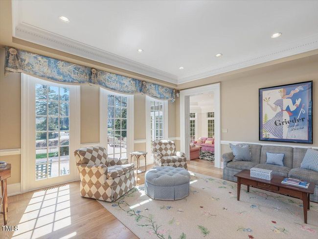 038-Family Room | Image 19