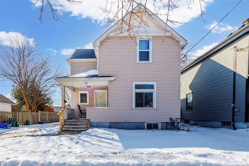 82 Maple St, Saint Catharines, ON, L2R2B2 | Card Image