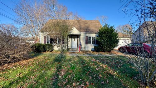 9 Warwick Ln, East Haven, CT, 06512-1234 | Card Image