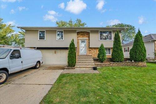 916 Stowell Ave, Streamwood, IL, 60107-3131 | Card Image