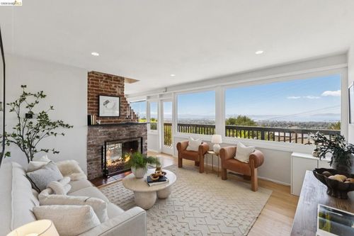 62 Arden Rd, Berkeley, CA, 94704-1809 | Card Image