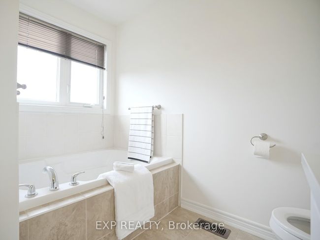30 Mansard Dr, House other with 4 bedrooms, 3 bathrooms and 2 parking in Richmond Hill ON | Image 15