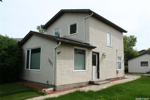 1821 Connaught St, Regina, SK, S4T4T4 | Card Image