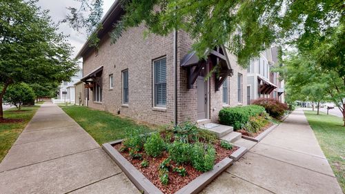 20 Daniels Dr, Franklin, TN, 37064-2201 | Card Image