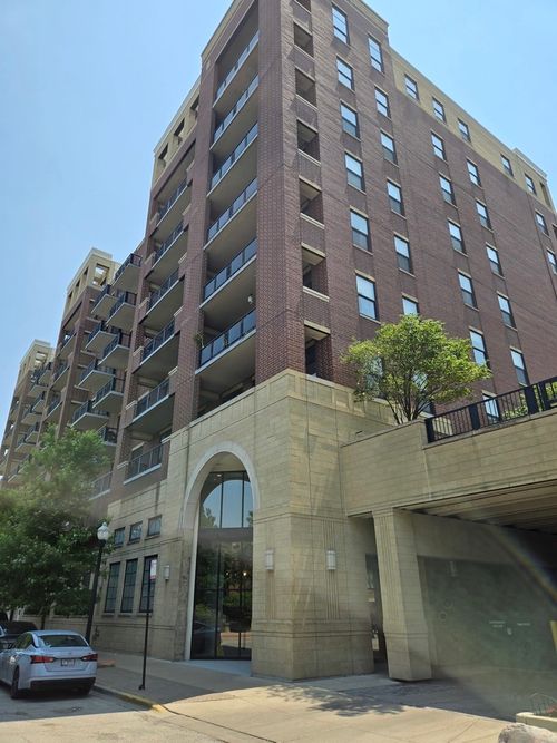 unit-703-811 W 15th Pl, Chicago, IL, 60608-1649 | Card Image