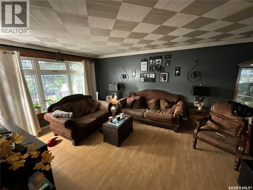 275 Central Ave, Fort Qu'Appelle, SK, S0G1S0 | Card Image