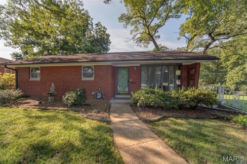 18 Dorchester Dr, Belleville, IL, 62223-2608 | Card Image