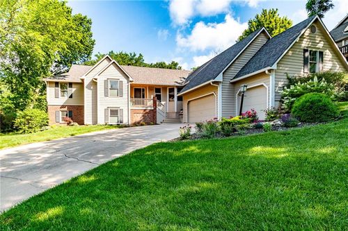4612 Royal Birkdale Ct, Lawrence, KS, 66049-3820 | Card Image