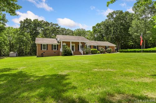 330 Elaines Rd, Bracey, VA, 23919-2077 | Card Image