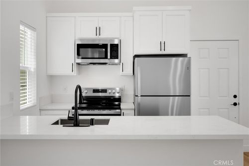 12575-12571 Kensington Ln, Garden Grove, CA, 92840-4922 | Card Image