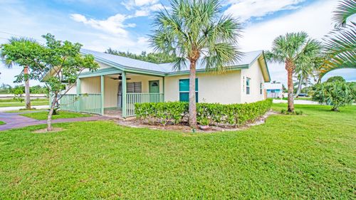 8755 Se Hobe Ridge Ave, Hobe Sound, FL, 33455-4616 | Card Image