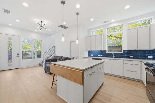 a-2811 Garwood St, Austin, TX, 78702-3620 | Card Image