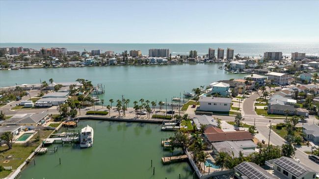 596 S Bayshore Dr, House other with 2 bedrooms, 1 bathrooms and null parking in MADEIRA BEACH FL | Image 4