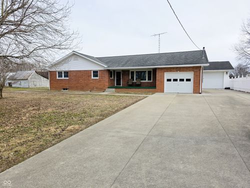 211 Cindy Ln, Crothersville, IN, 47229-1101 | Card Image