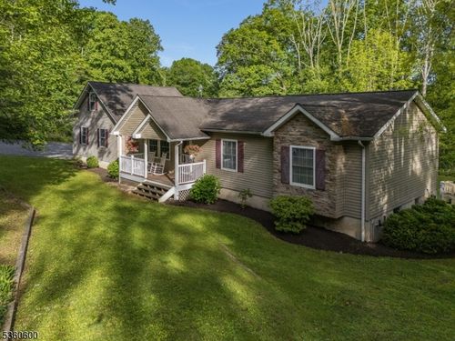 17 Glenn Ave, Glen Gardner, NJ, 08826-3629 | Card Image