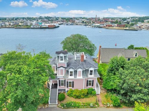 2 Clarendon St, Gloucester, MA, 01930-4172 | Card Image
