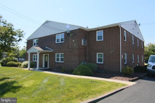 6890 Clearfield St, HARRISBURG, PA, 17111-4429 | Card Image