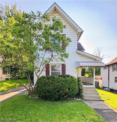 101 Ridgeway St, Struthers, OH, 44471-2034 | Card Image