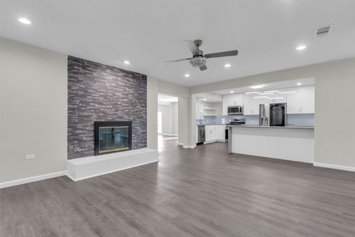 12904 Rosser Rd, Farmers Branch, TX, 75244-5435 | Card Image