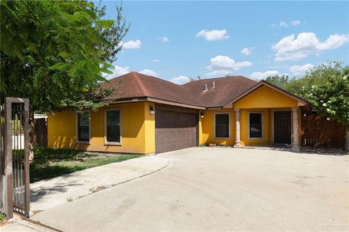 1000 W La Quinta Dr, Pharr, TX, 78577-8582 | Card Image