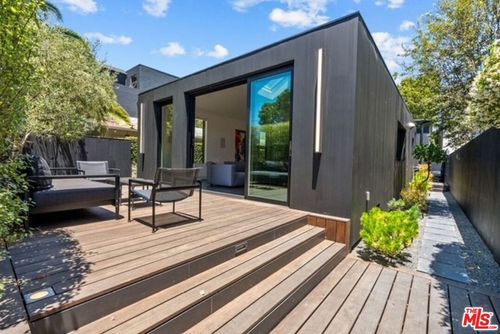 1527 Cabrillo Ave, Venice, CA, 90291-3709 | Card Image