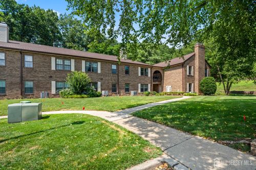 311 Wellington Pl, Aberdeen, NJ, 07747-1917 | Card Image