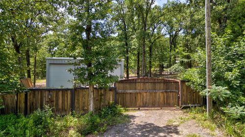 136 Kings Row, Malakoff, TX, 75148-9360 | Card Image