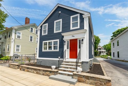 484 Thames St, Bristol, RI, 02809-1933 | Card Image