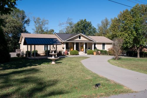 318 W Lee Etta Dr, Gallatin, TN, 37066-5521 | Card Image