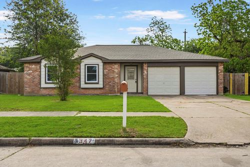 5347 Castlecreek Ln, Houston, TX, 77053-3642 | Card Image