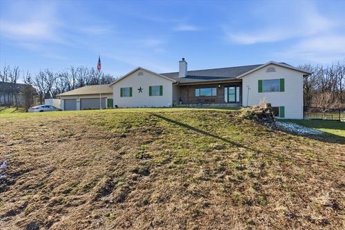 1331 County Road D, Oregon, WI, 53575-2556 | Card Image
