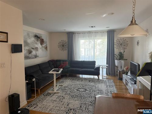 37 Park Row, Wallington, NJ, 07057-1629 | Card Image