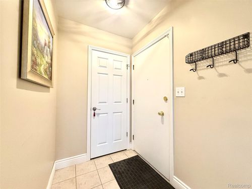 unit-4-1111 N Old Woodward Ave, Birmingham, MI, 48009-5436 | Card Image