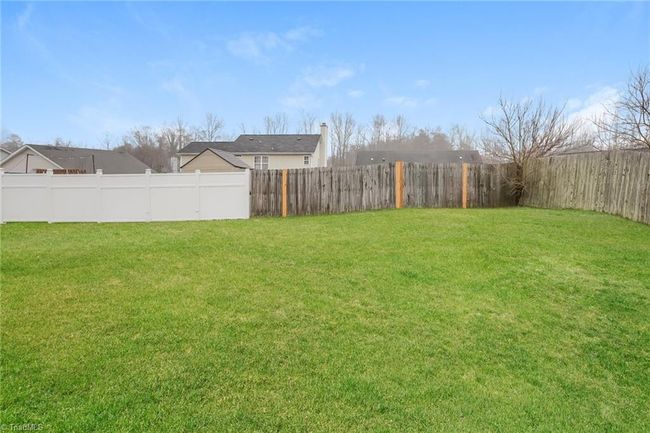 4407 Pleasant Valley Rd, House other with 3 bedrooms, 2 bathrooms and null parking in Greensboro NC | Image 15