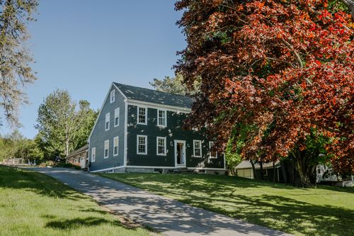 11 Old Western Ave, Winthrop, ME, 04364-4059 | Card Image