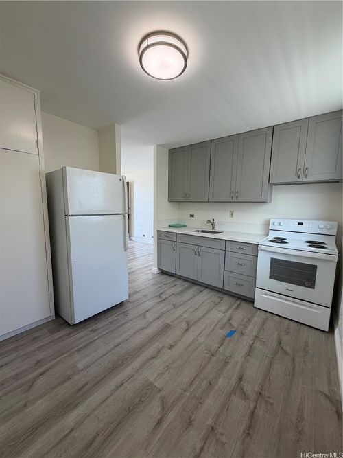 206-915 Birch St, Honolulu, HI, 96814-2306 | Card Image