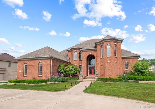 1539 Bartley Ln, Bloomfield Hills, MI, 48304-1002 | Card Image
