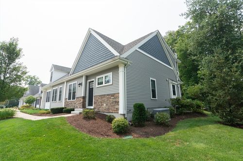 b-275 Smith St, North Attleboro, MA, 02760-2420 | Card Image