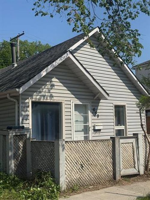 659 Minto St, Winnipeg, MB, R3G2R2 | Card Image
