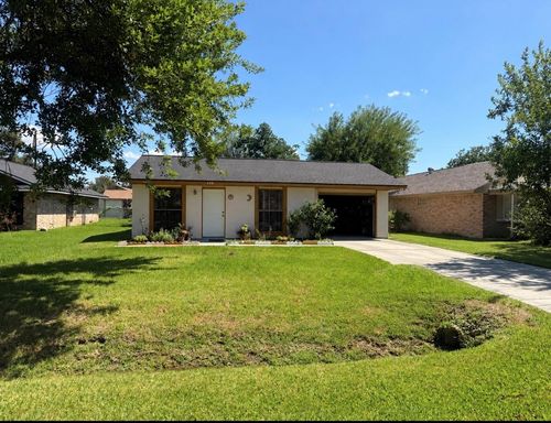 610 N 13th St, La Porte, TX, 77571-3141 | Card Image