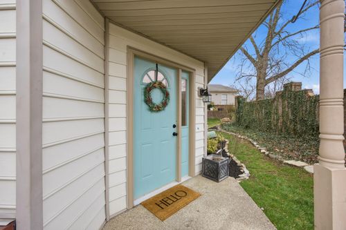 2101 Maura Trce, Lexington, KY, 40513-1612 | Card Image