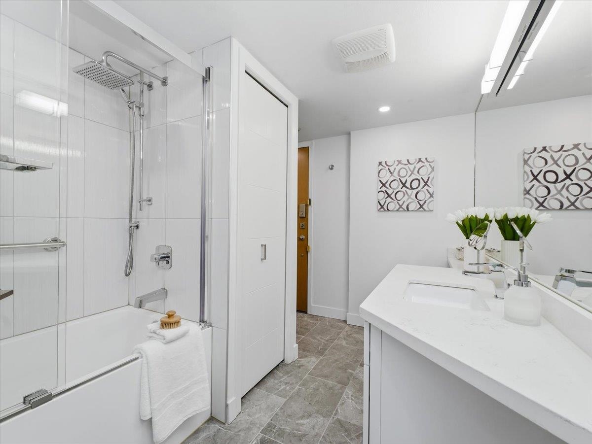 Residential in North Vancouver 5