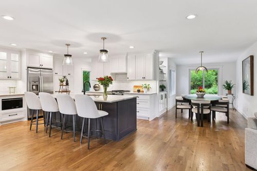 3930 Cottage Ln, Minnetonka, MN, 55305-5147 | Card Image