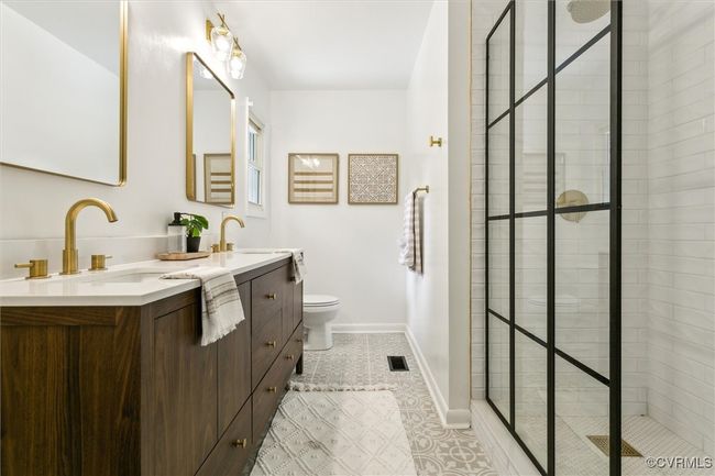 Primary Bathroom | Image 29