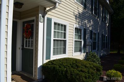 E - 37 Hanover Square, Townhouse with 2 bedrooms, 1 bathrooms and null parking in Middlesex NJ | Image 1