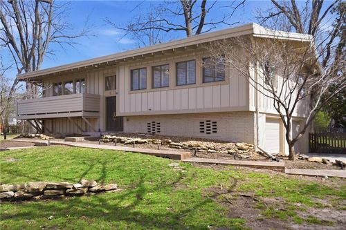 8329 Reinhardt St, Prairie Village, KS, 66206-1358 | Card Image